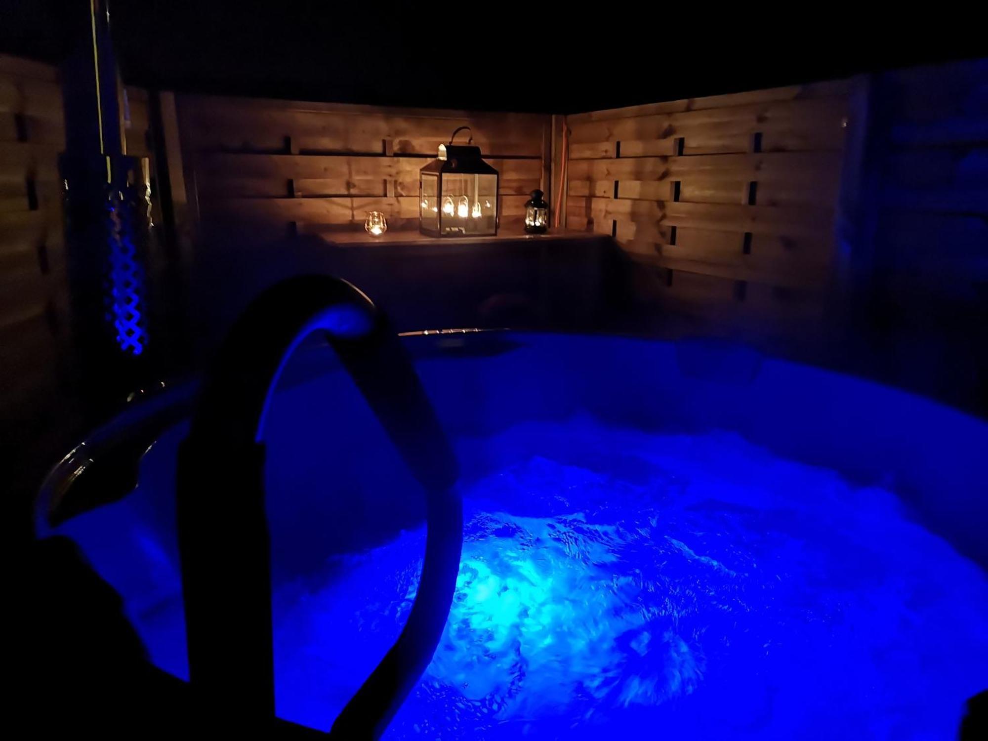 Ruhig Gelegene, Top Moderne Ferienwohnung - Hot Tub Und Sauna Gegen Aufpreis Neuhaus an Der Eger Экстерьер фото